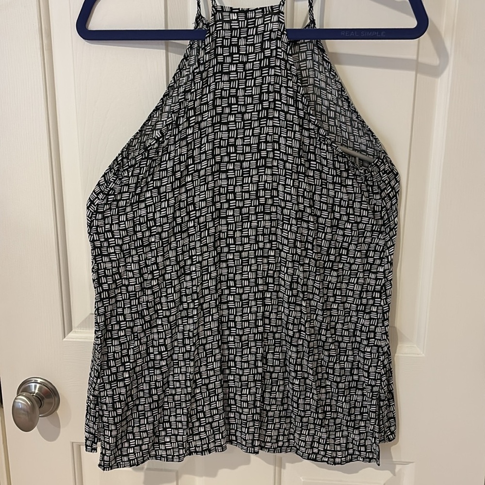 Black and white tank top. Geometric pattern.  Size medium - Picture 3 of 3